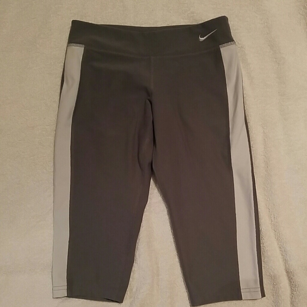 Nike capri pants